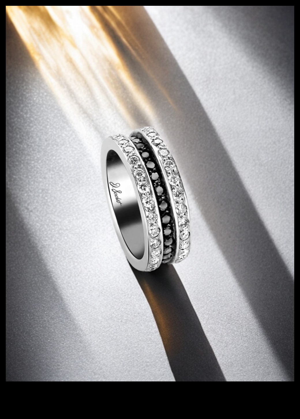 Mūžīgā elegance: mūžīgs krāšņums katrā mūsu gredzenu joslā