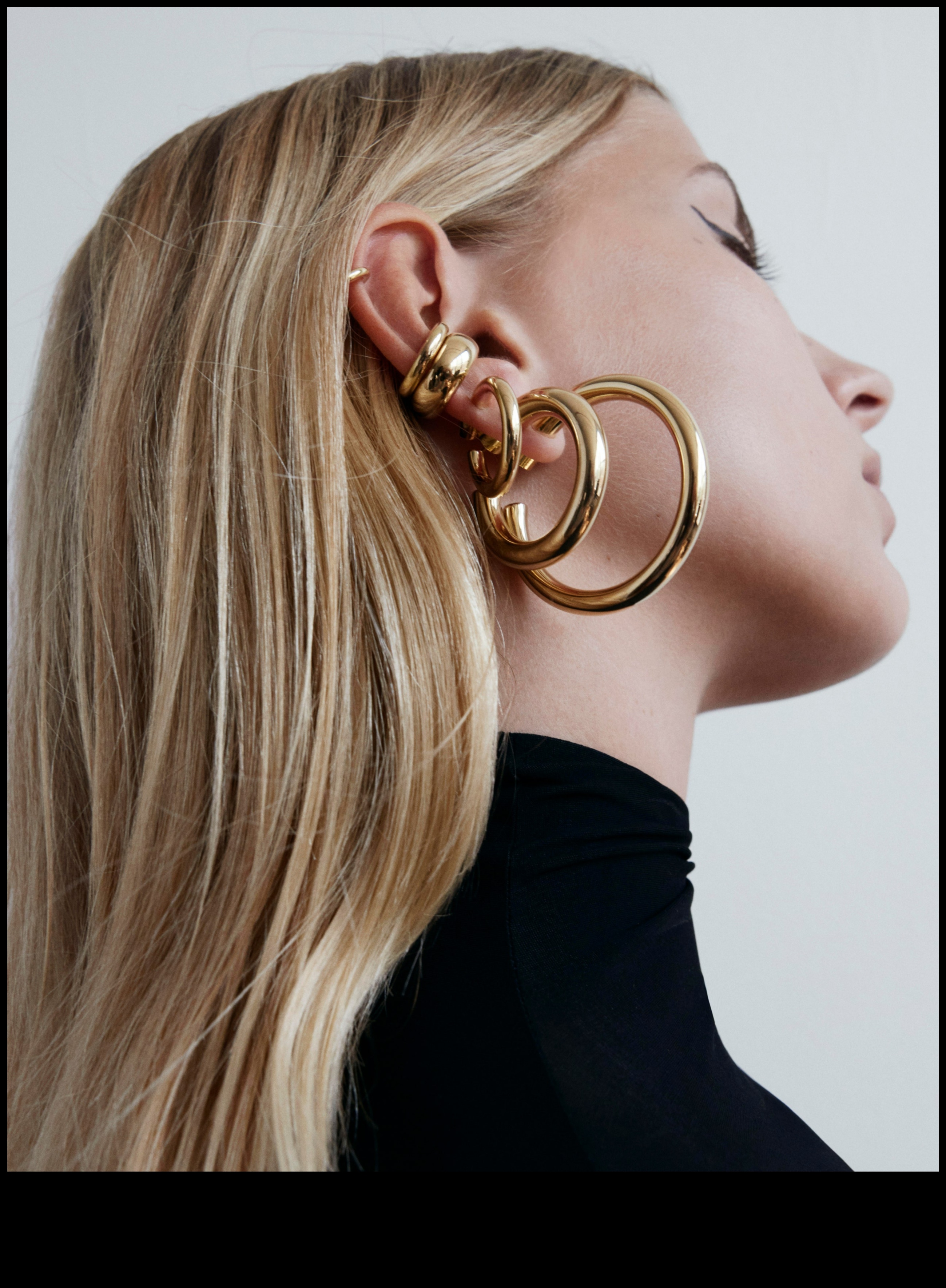 Eleganti apļi: rotējiet stilā ar mūsu elegantajiem apļveida auskaru dizainiem