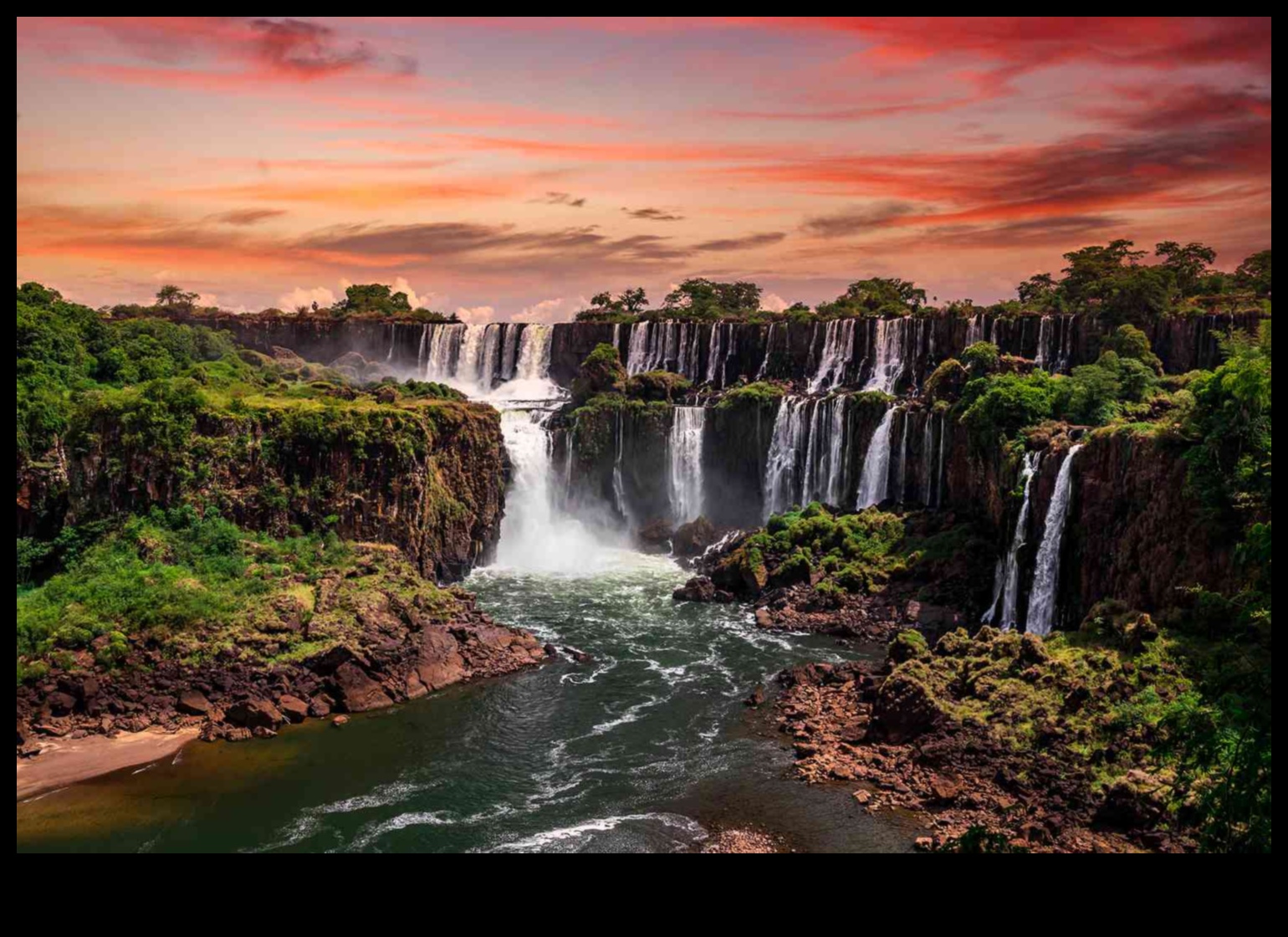 Veidota simfonija: dabas mākslas šedevri satriecošās ainavās