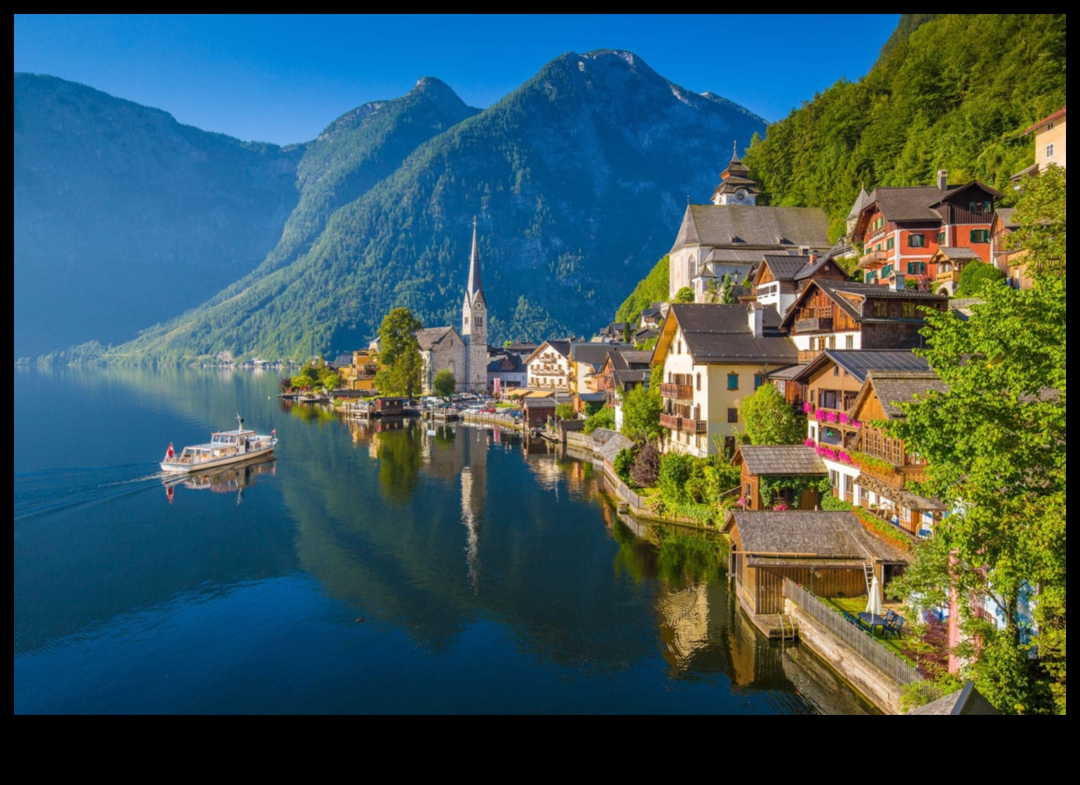 Savdabīgi ciemati: burvīgs skats uz pilsētu un ciematu