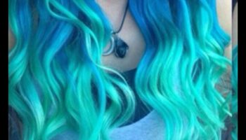 Elektriskais zils un zaļš: futūristiskas matu krāsas idejas