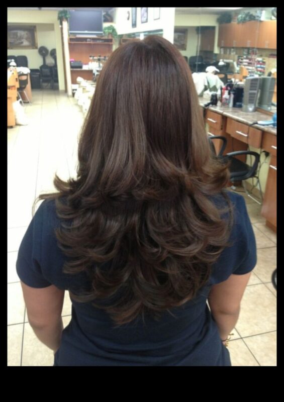 Kaskādes pilnība: garas frizūras satriecošai klātbūtnei