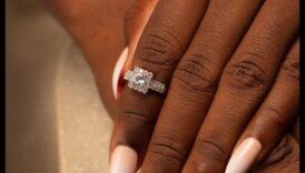 Mūžīgā elegance: mūžīgs krāšņums katrā mūsu gredzenu joslā