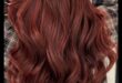 Rubīna atspulgi: sarkanas un kastaņbrūnas frizūras, kas atspoguļo jūsu iekšējo skaistumu
